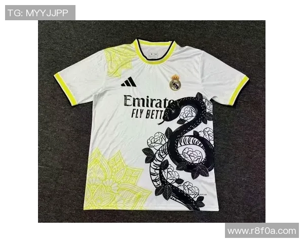 库尔图瓦迎皇马生涯第300场里程碑赛后获赠特别纪念球衣